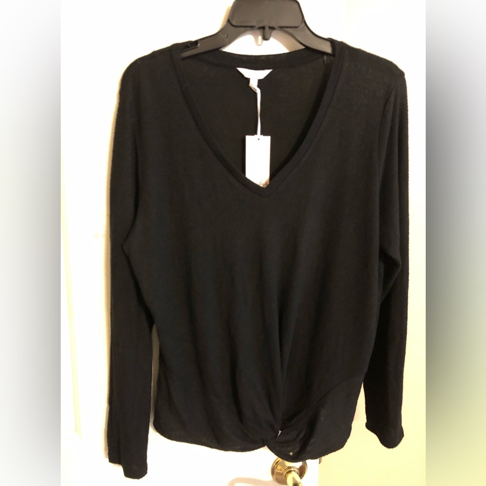 Candie’s Top size Large Mineral Black color softest knot front V-Neck hi-low NWT